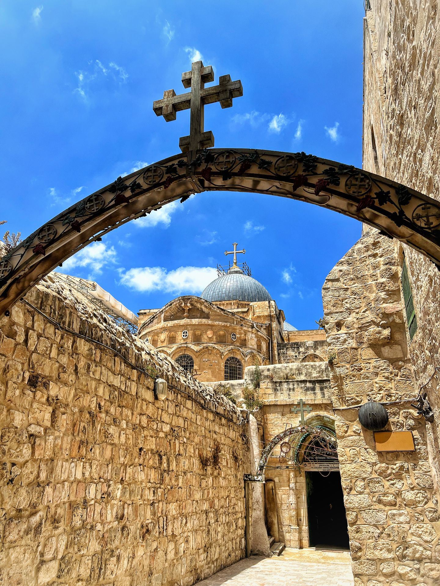 Jerusalem, Via Dolorosa 9th Station cutted version_ Credit Rami Cohen