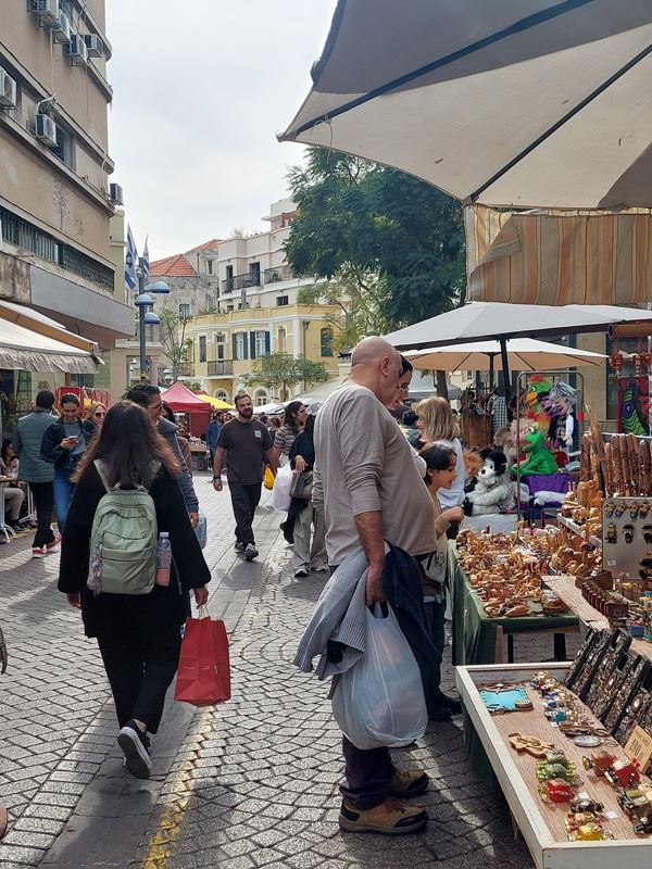 Nahalat Benyamin arts and crafts fair 4, Tel Aviv