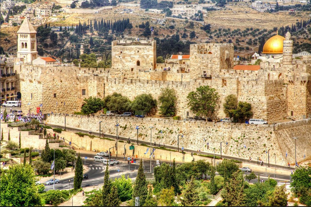 Jerusalem - Old City walls_ Credit Noam Chen for the Israeli Ministry of Tourism